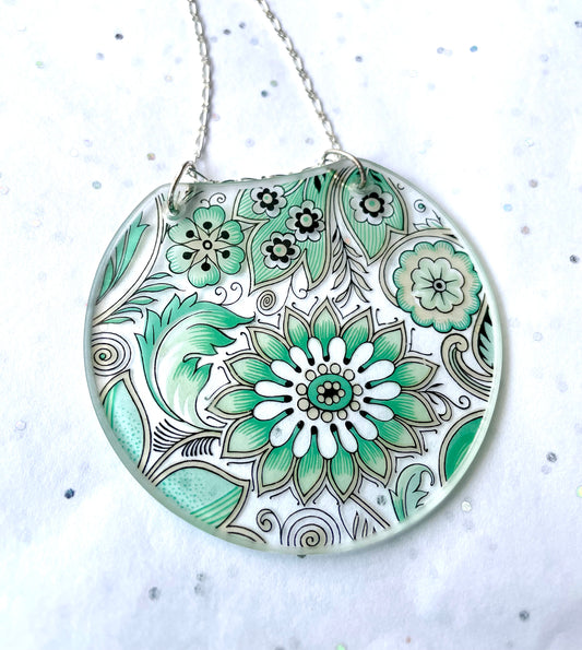 Green Paisley Glass Pendant - samanthajoyglass