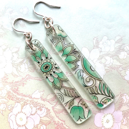 Green Paisley Glass Earrings - samanthajoyglass